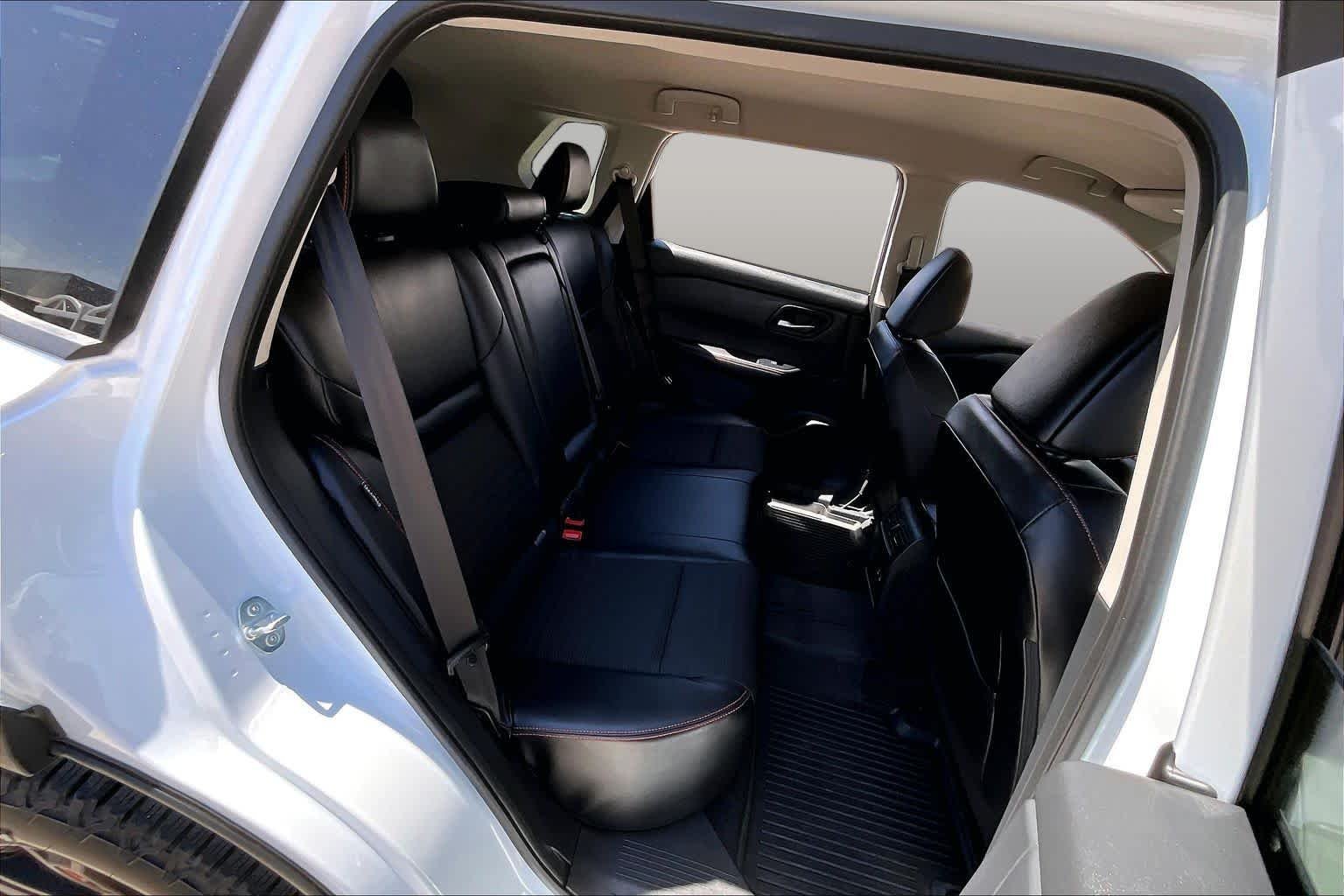 Used 2026 Everest White Pearl Tricoat Nissan Rock Creek image 19