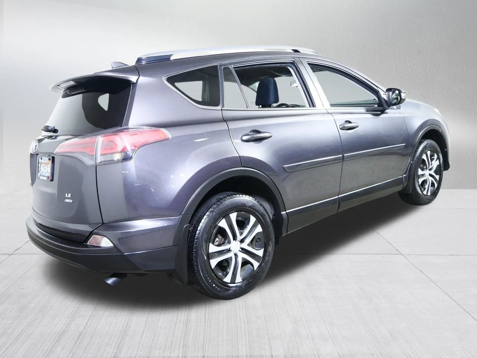 Used 2018 Magnetic Gray Metallic Toyota LE image 7