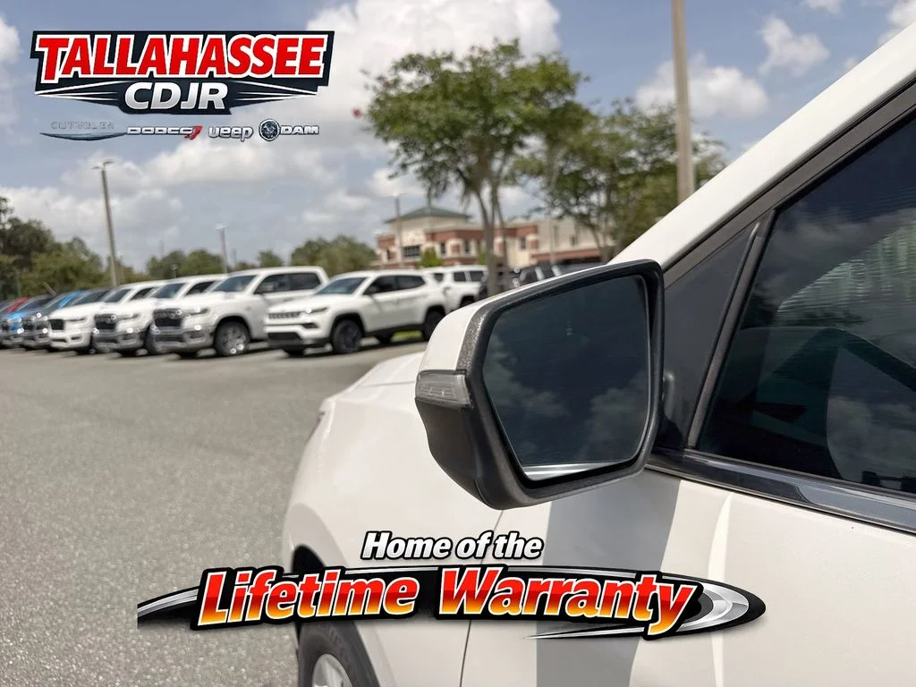 Used 2018 Pearl Chevrolet LT image 11