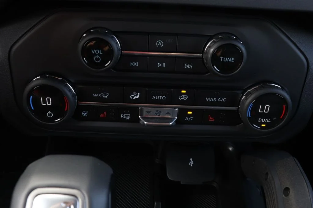 New 2026 Avalanche Gray Ford Outer Banks® image 21