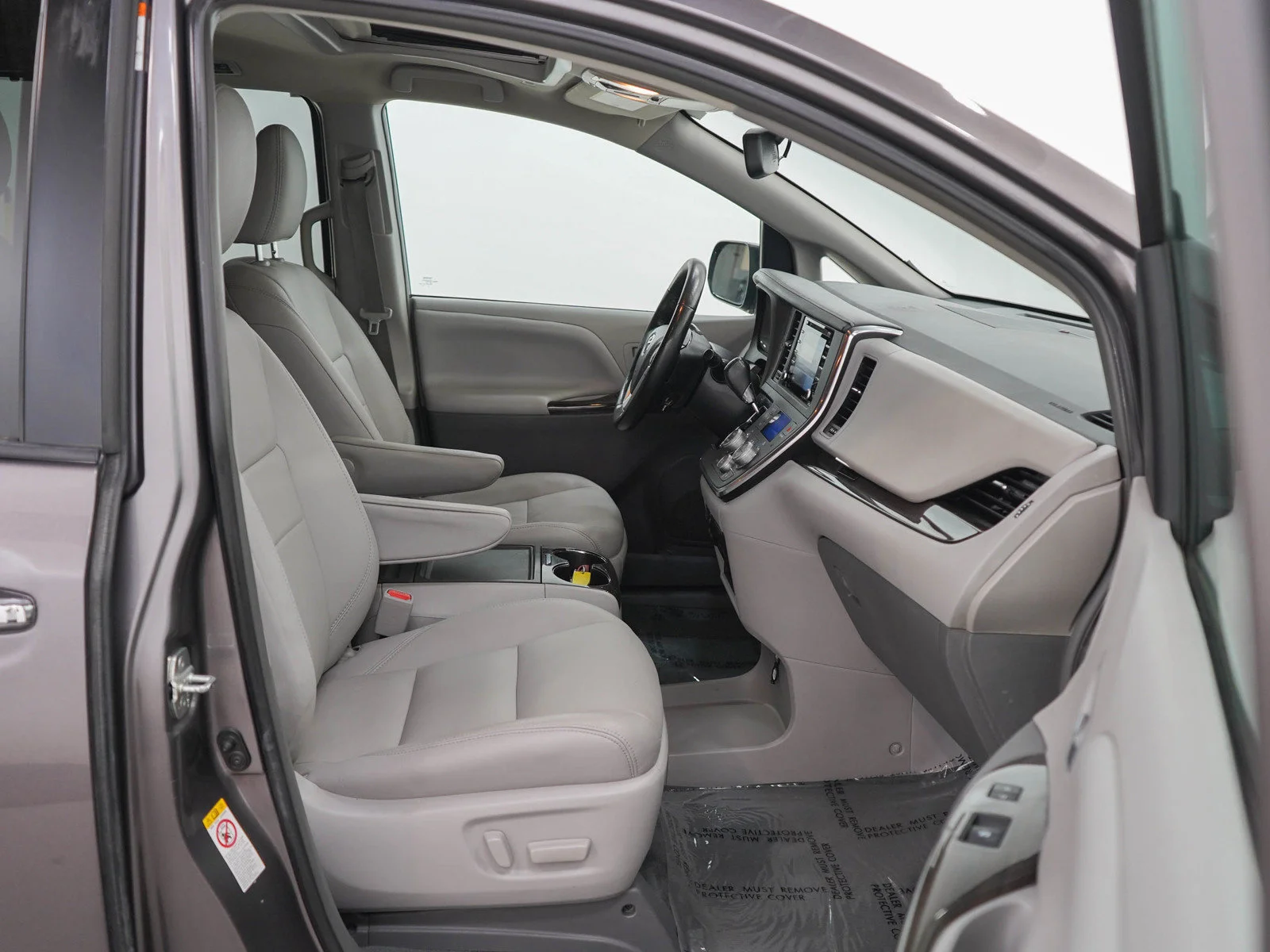 Used 2019 Gray Toyota XLE image 11