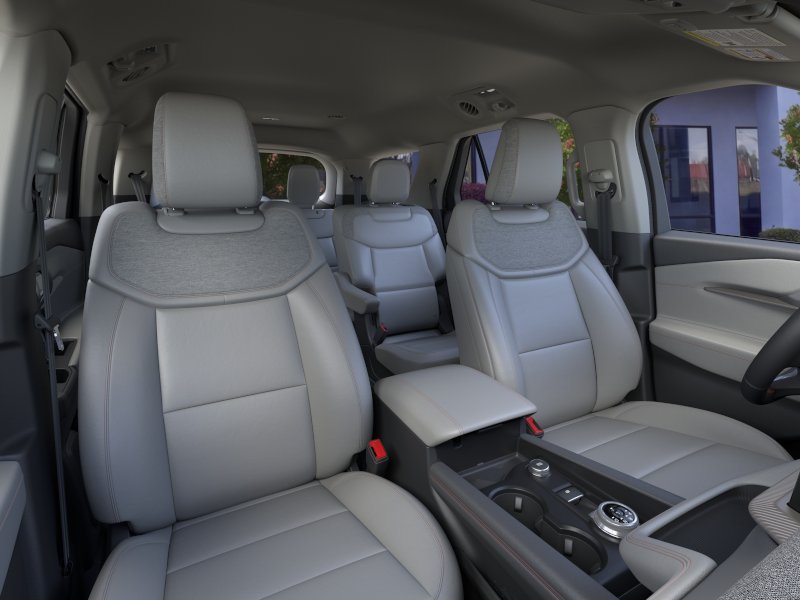 New 2026 Star White Metallic Tri-Coat Ford Active image 10