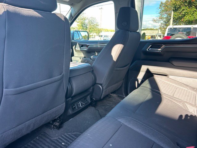Used 2024 White GMC Elevation image 14