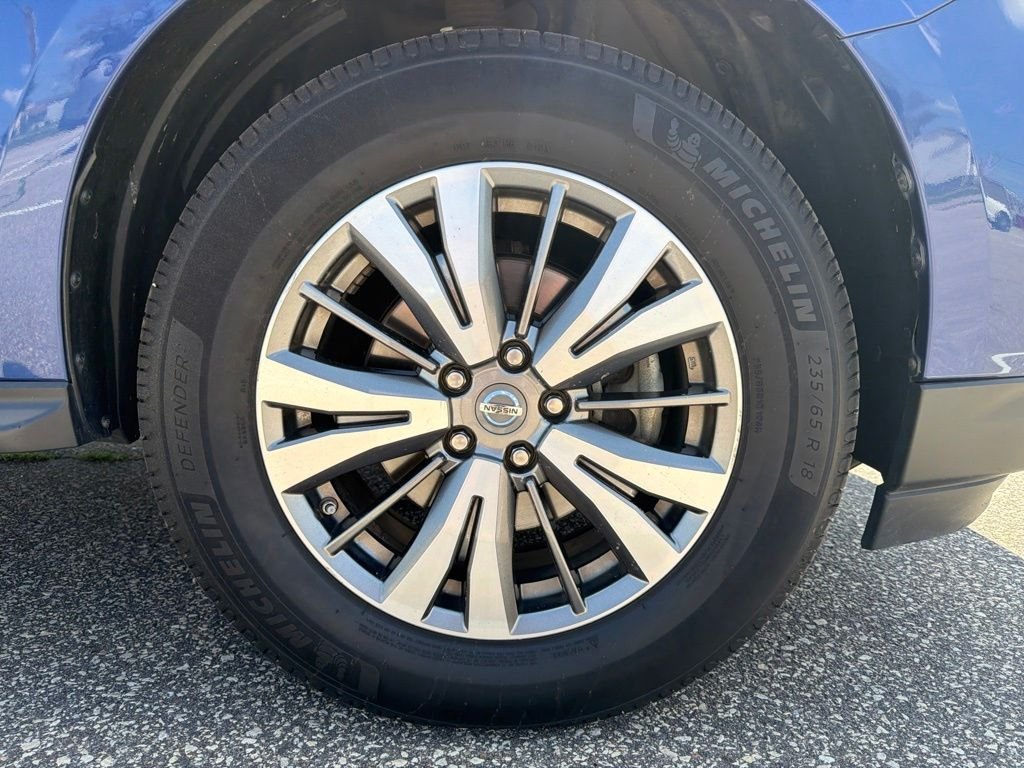 Used 2019 Blue Nissan SL image 24