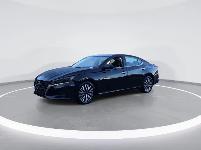 Used 2025 Black Nissan 2.5 SV image 4