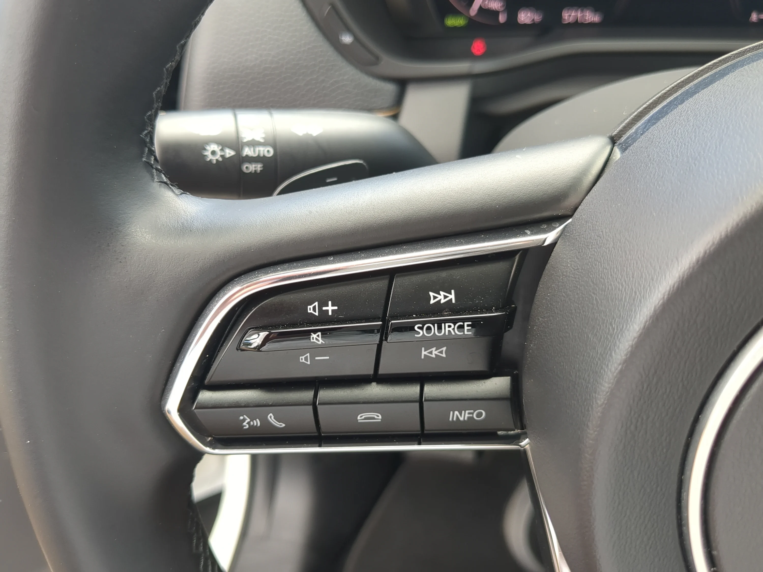 Used 2025 Rhodium White Premium Mazda Premium Package image 24