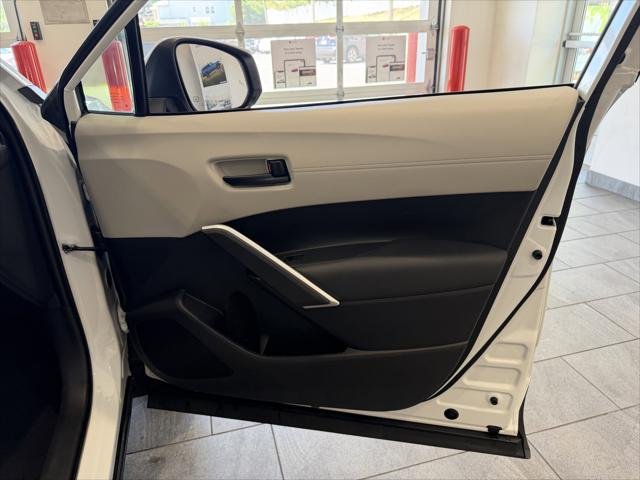 Certified Used 2023 WIND CHILL PEARL Toyota  image 32