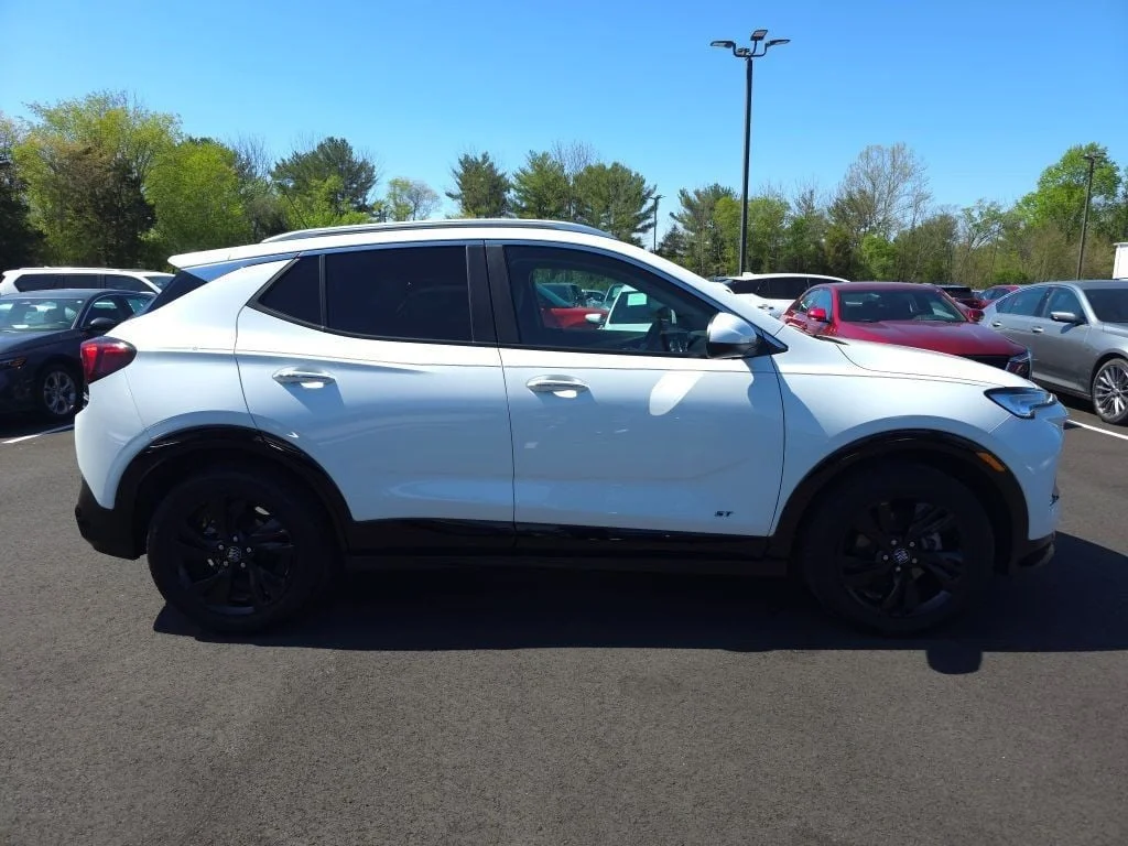 Used 2025 Summit White Buick 4dr Sport Touring w/ Power Liftgate image 4