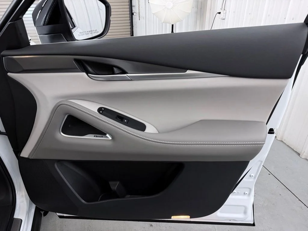 New 2027 RADIANT WHITE INFINITI Luxe FWD image 43