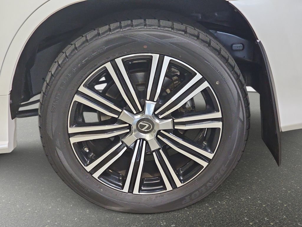 Used 2020 White Lexus 570 image 36