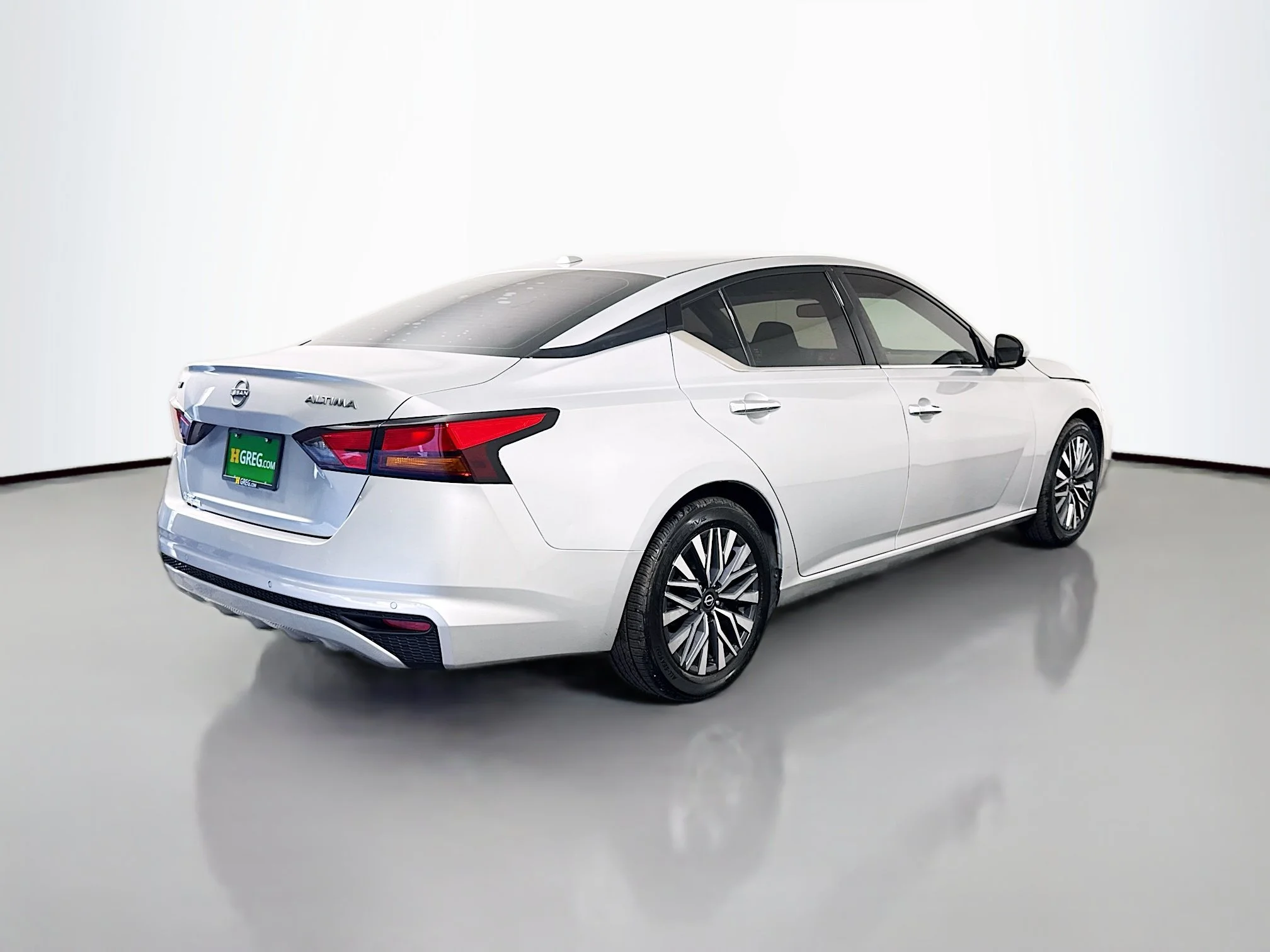Used 2023 Brilliant Silver Metallic Nissan 2.5 SV image 7
