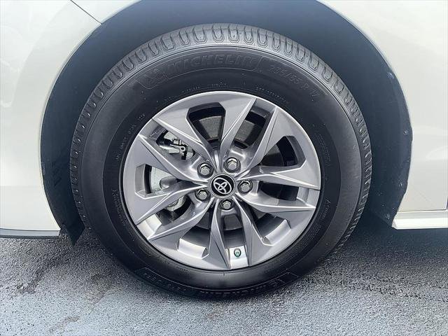 Certified Used 2023 WIND CHILL PEARL* Toyota  image 8