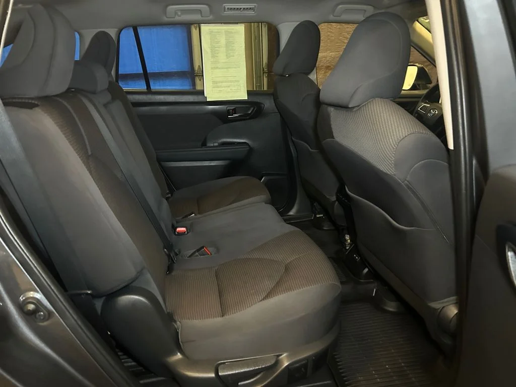 Used 2023 Magnetic Gray Toyota L image 17