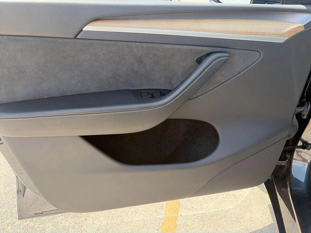 2024 Tesla Model Y Long Range - Photo 26