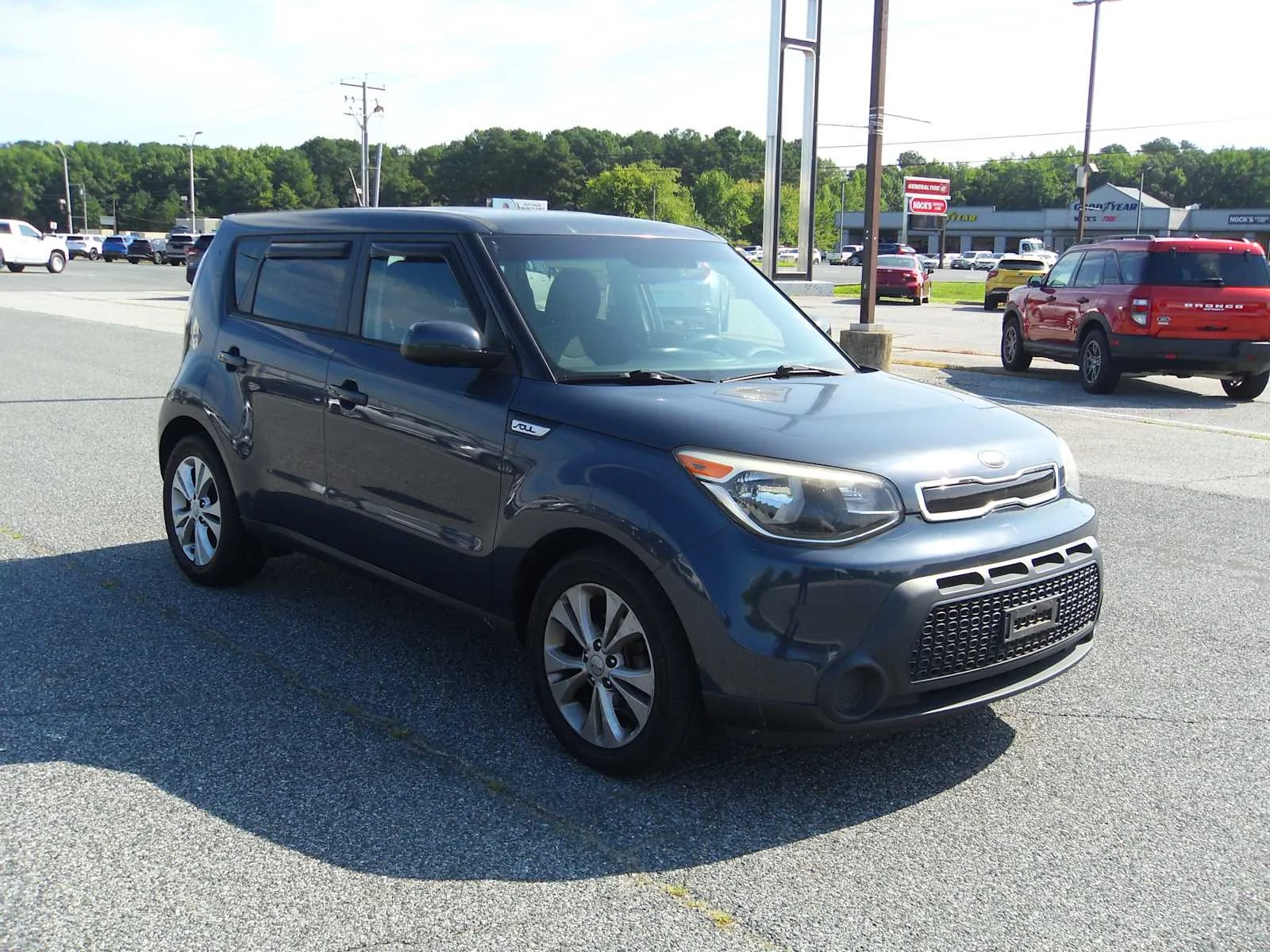 Used 2015 Fathom Blue Kia + image 7