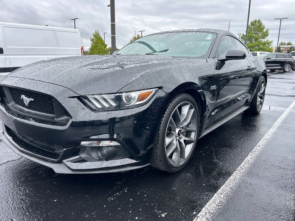Used 2015 Black Ford GT Premium image 1