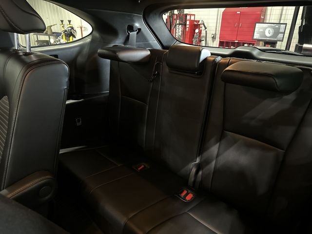 Certified Used 2023 Pearl Toyota XSE image 31