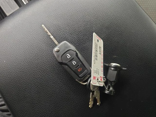 Used 2015 Oxford White Ford XLT image 22