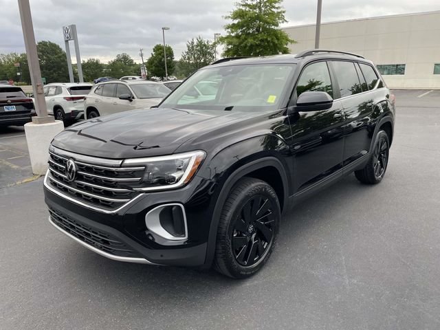 New 2026 Black Volkswagen 2.0T SE w/Technology image 3