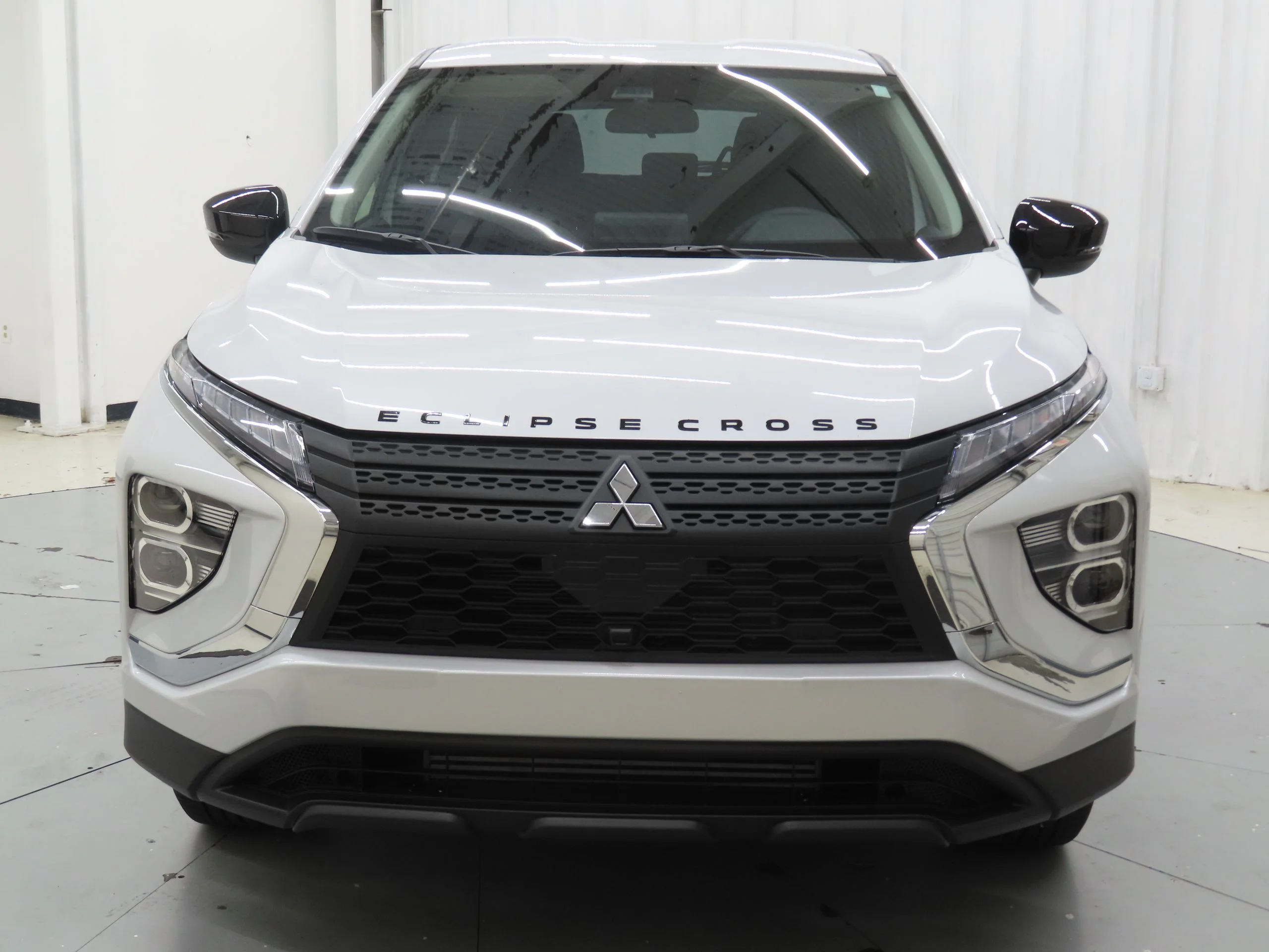 New 2026 White Mitsubishi LE image 9