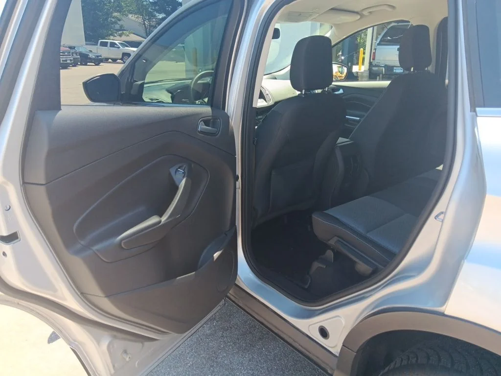 Used 2019 Ingot Silver Metallic Ford SE image 26