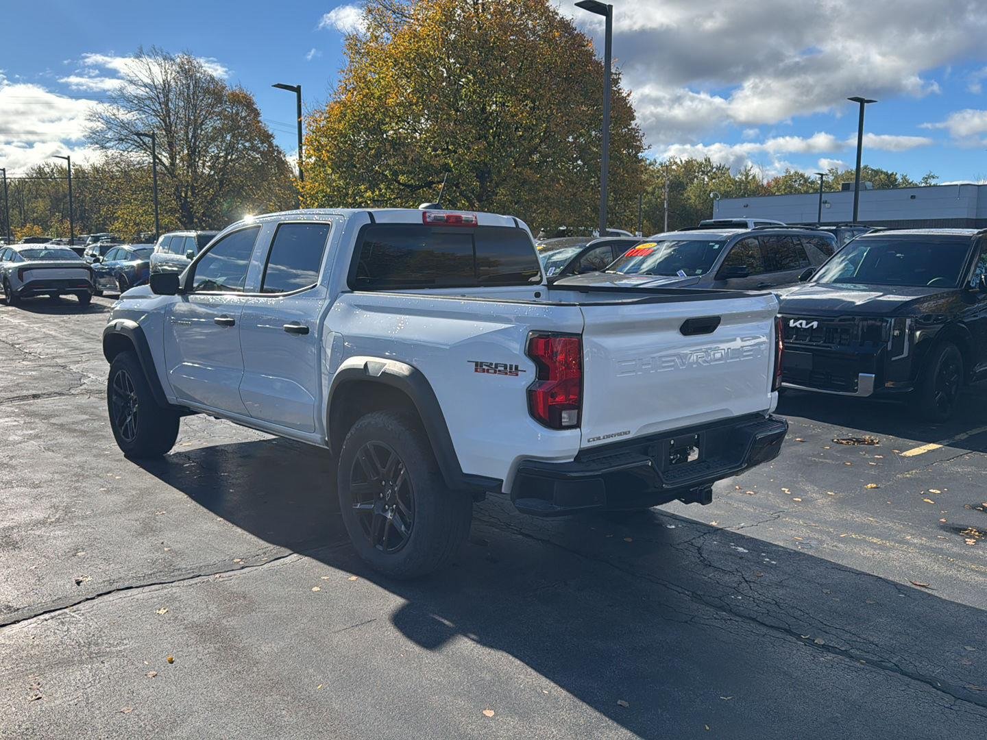 Used 2025 Summit White Chevrolet 4WD Trail Boss image 7