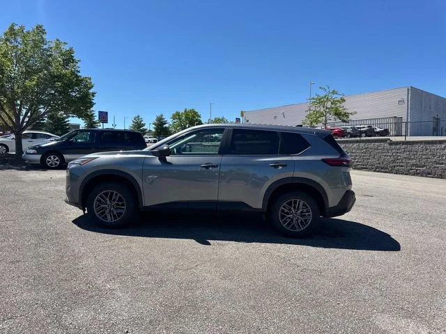 Used 2023 Gray Nissan S image 8