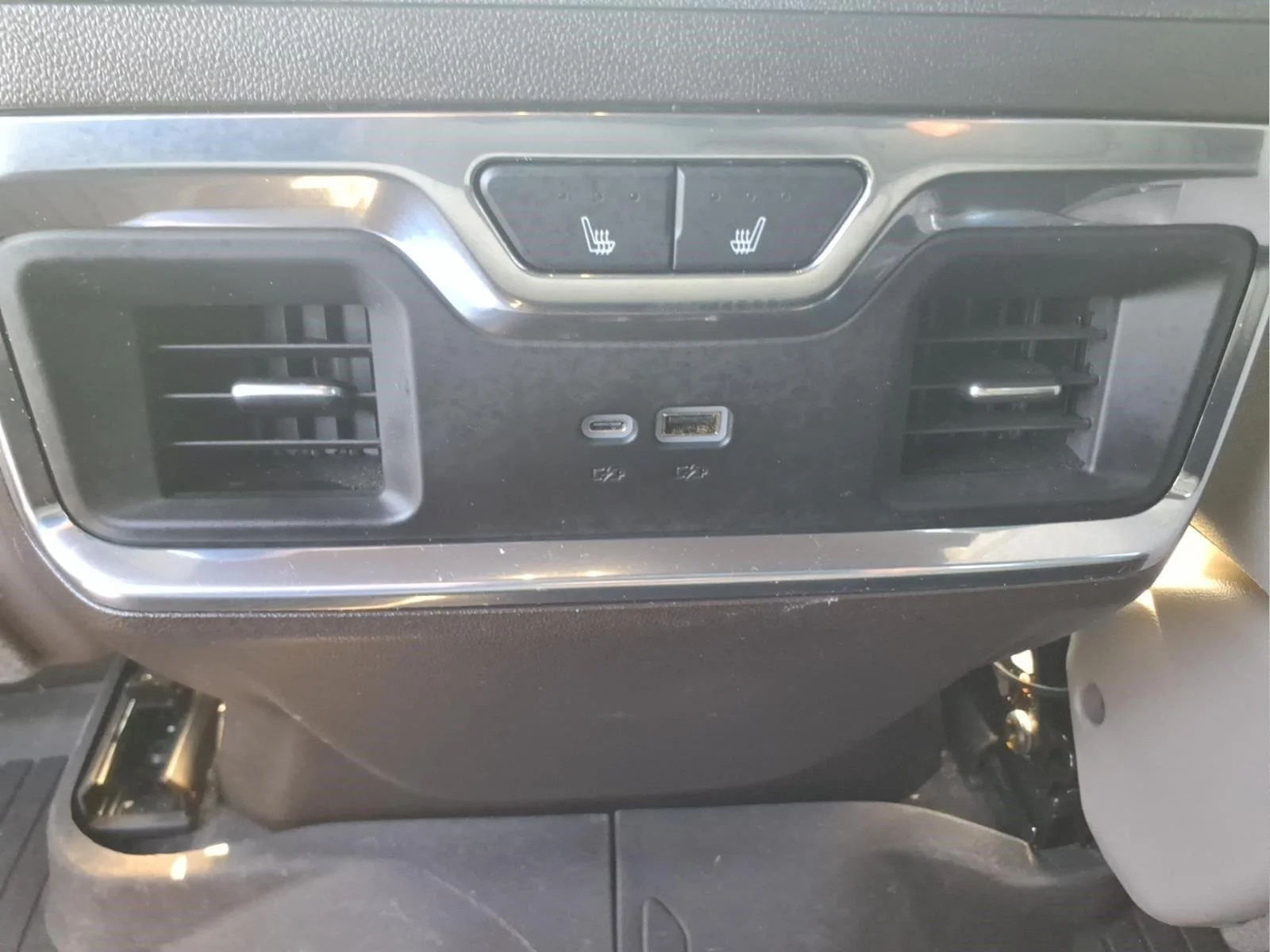 Used 2024 Iridescent Pearl Tricoat Chevrolet LTZ image 17