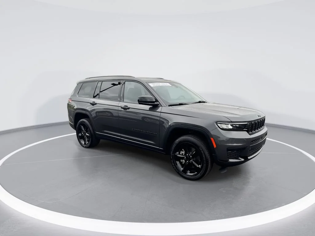 Used 2025 Gray Jeep Altitude X image 2