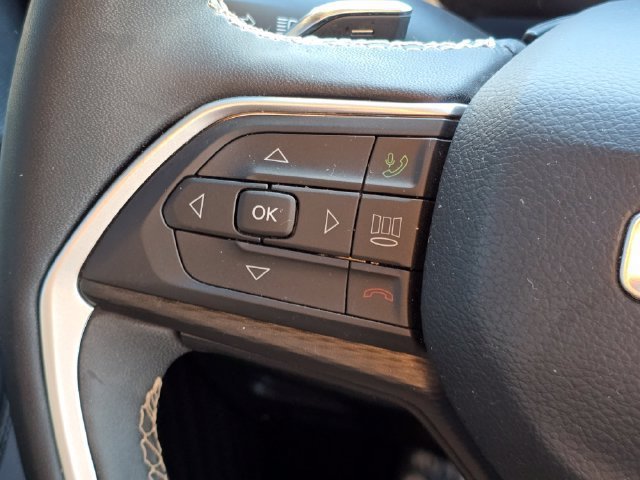 Certified Used 2024 Diamond Black Crystal Pearlcoat Jeep Altitude image 18
