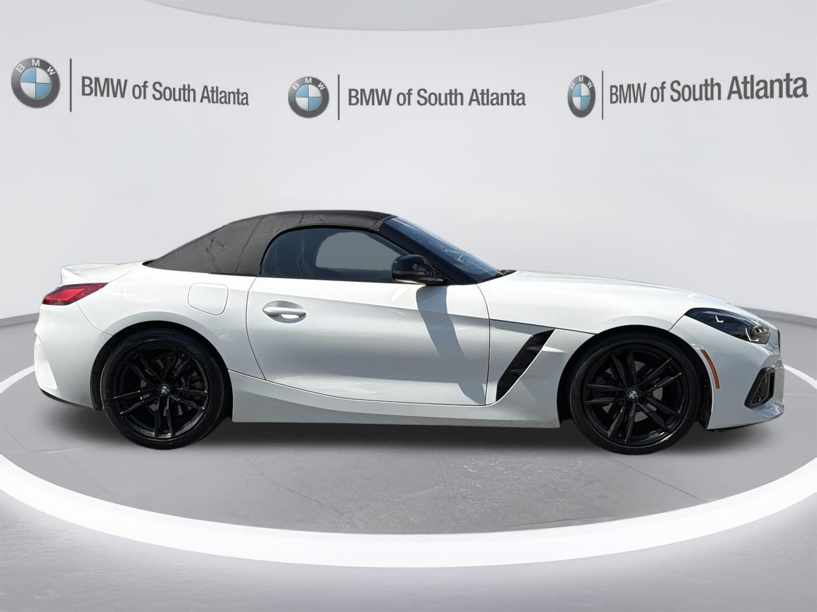 Used 2024 Alpine White BMW sDrive30i image 23