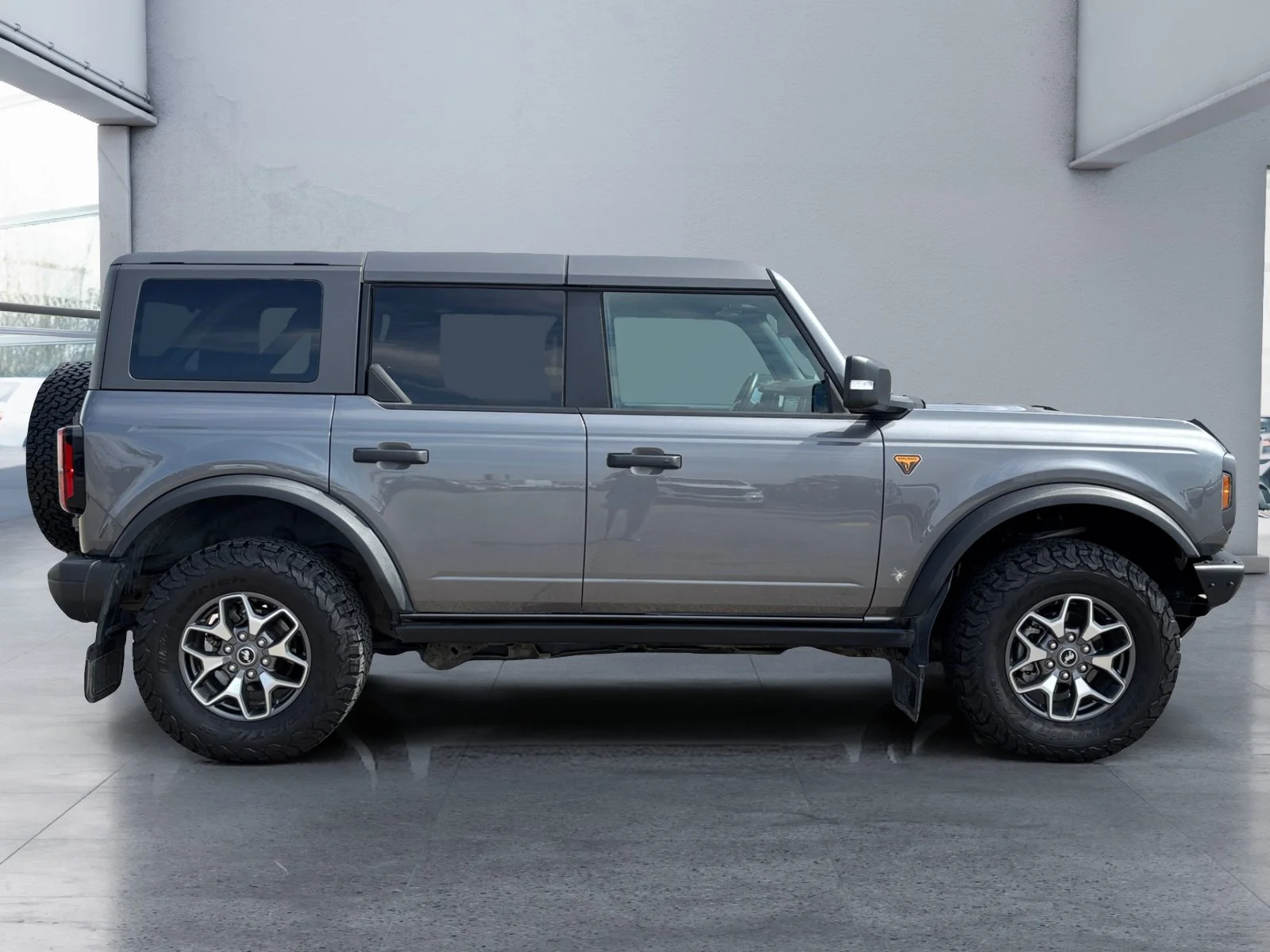 Used 2024 Gray Ford Badlands image 6
