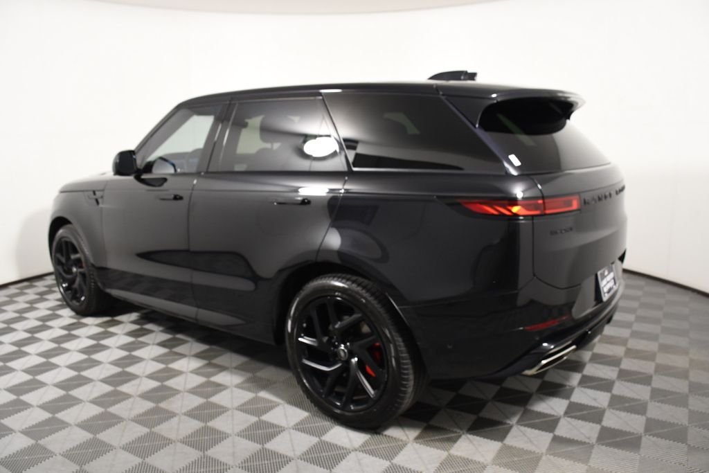 Used 2023 Santorini Black Metallic Land Rover SE Dynamic image 3