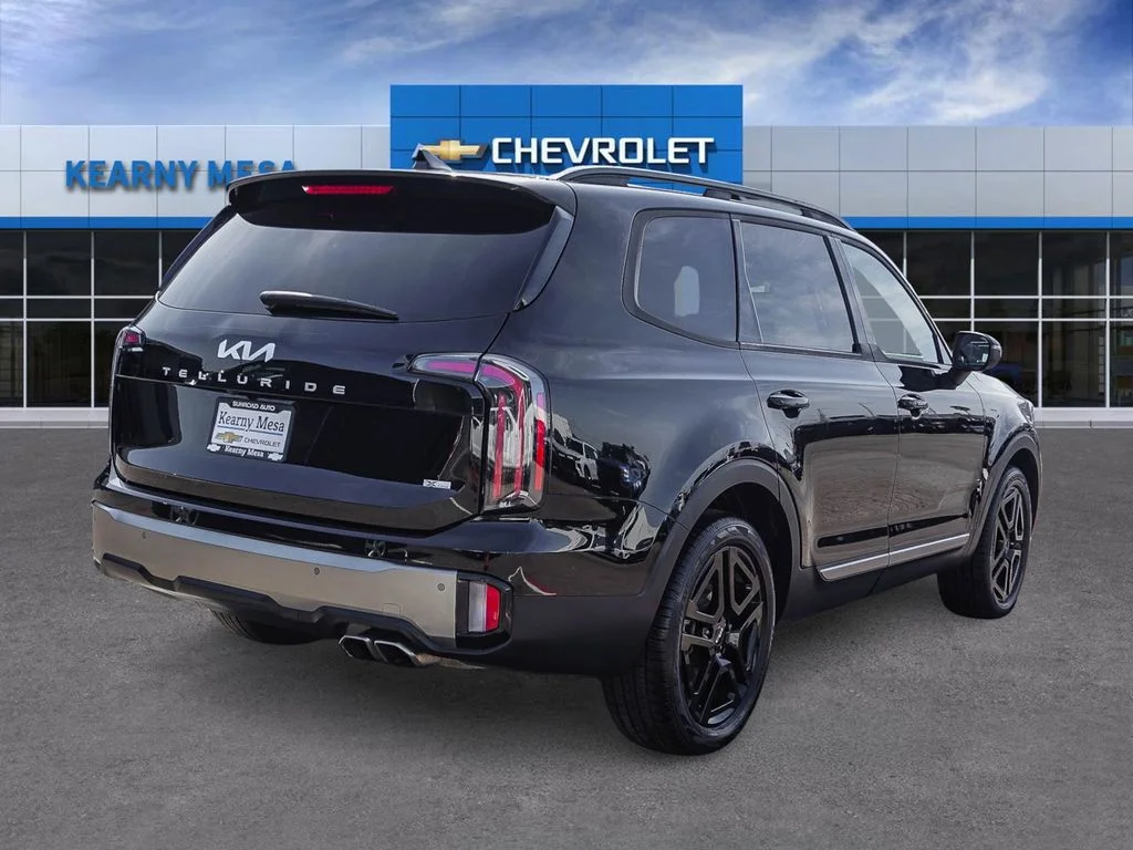Used 2023 Black Kia EX X-Line image 6