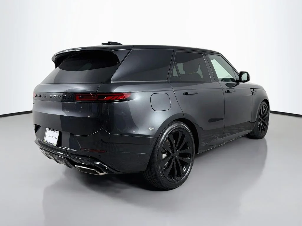 New 2027 Carpathian Grey Prem Met Land Rover Dynamic SE image 5