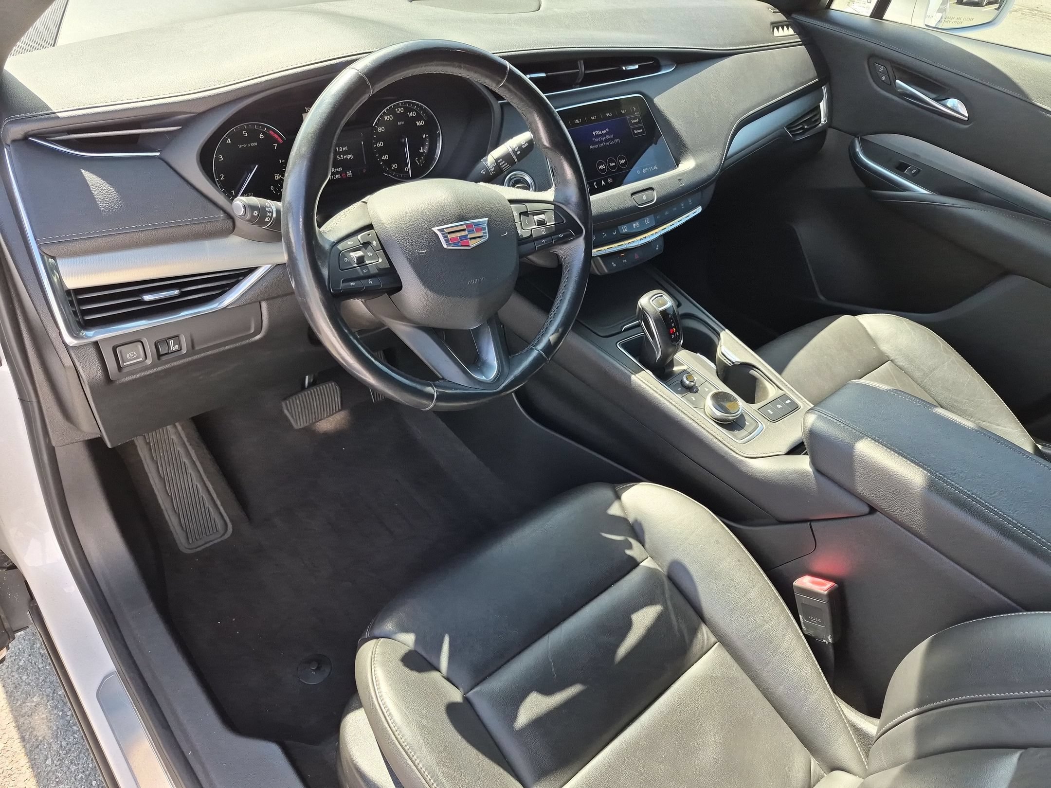 Used 2019 Crystal White Tricoat Cadillac AWD Premium Luxury image 15