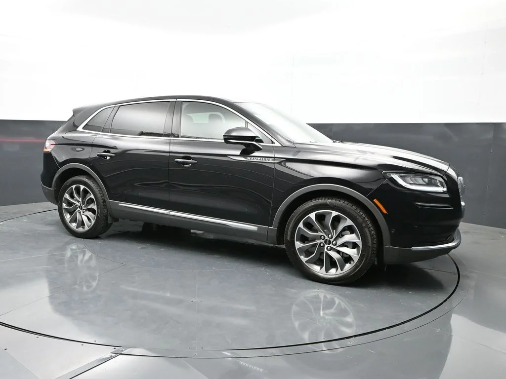 2023 Lincoln Nautilus Reserve FWD's photo