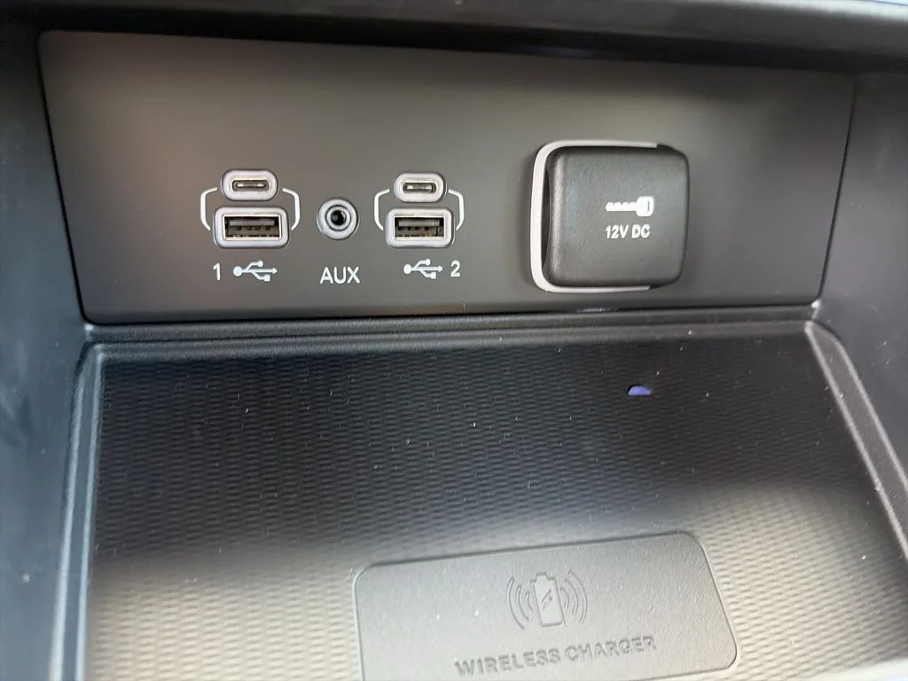 New 2026 Diamond Black Crystal Pearlcoat Jeep Laredo X image 25