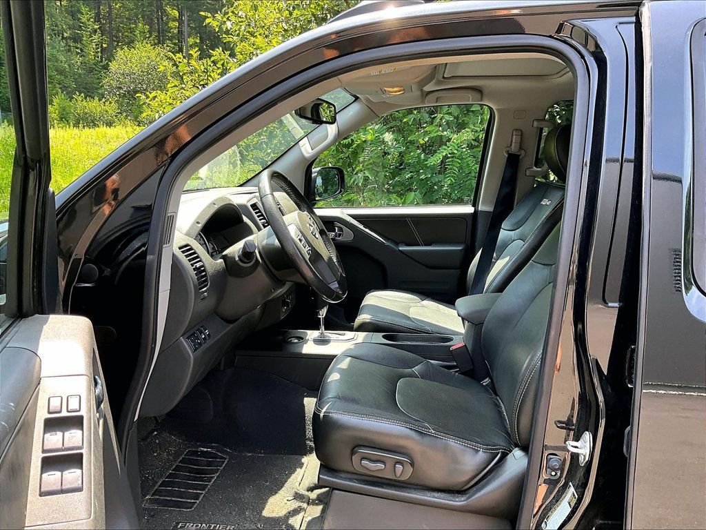 Used 2021 Black Nissan PRO-4X image 7