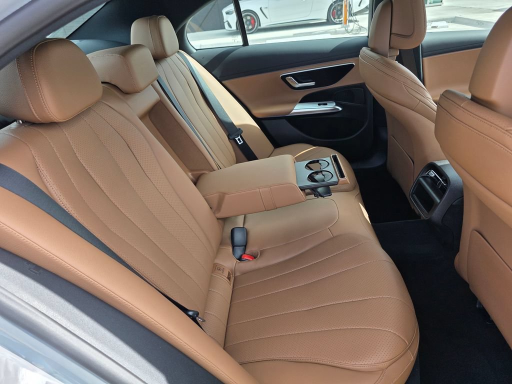 New 2026 MANUFAKTUR Alpine Grey Mercedes-Benz E 350 image 43