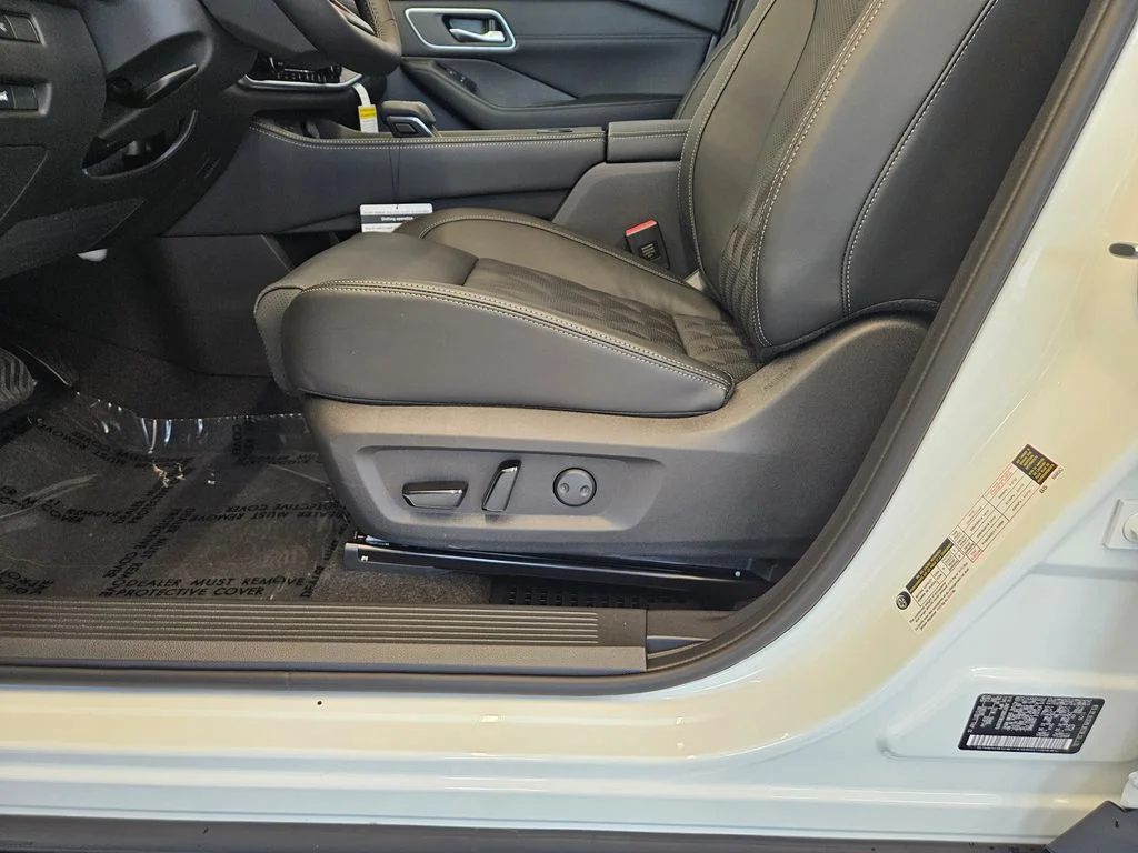New 2026 Everest White Pearl TriCoat Nissan Platinum image 14