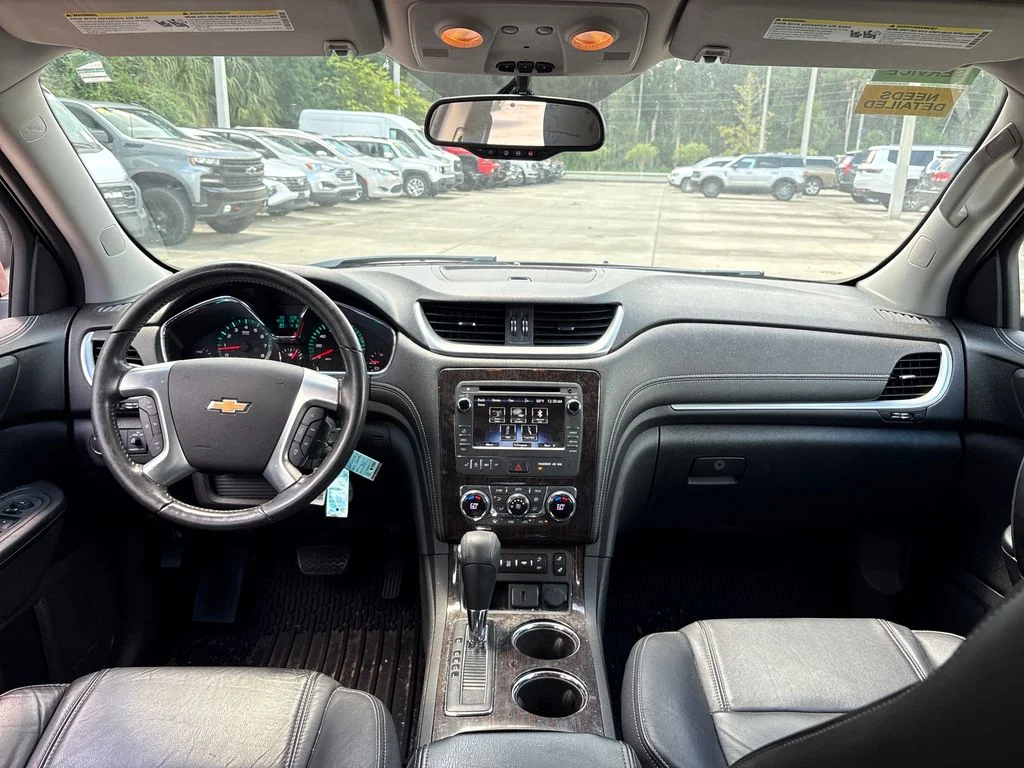 Used 2015 Red Chevrolet 2LT image 7