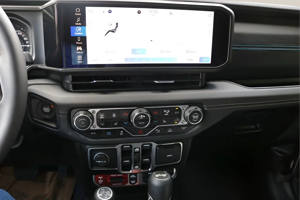 Used 2025 Gray Jeep Rubicon 4xe image 23
