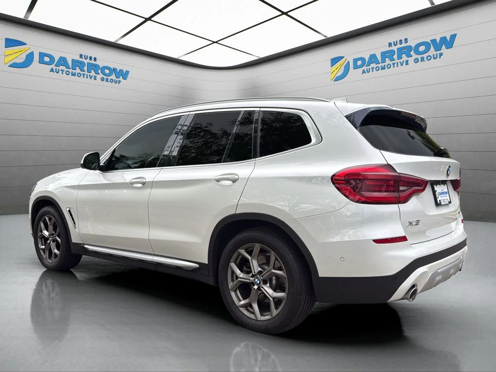 Used 2021 White BMW xDrive30i image 3