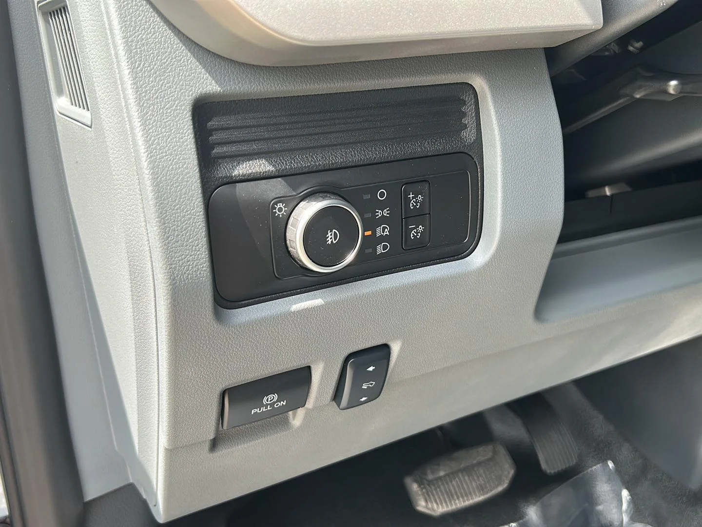 New 2026 Oxford White Ford F-350® XLT image 12