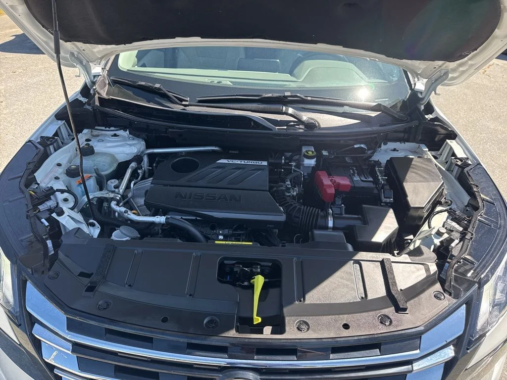 Used 2025 White Nissan SV image 31