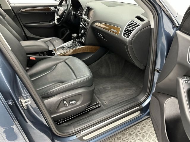 Used 2017 Blue Audi 2.0T Premium Plus image 23