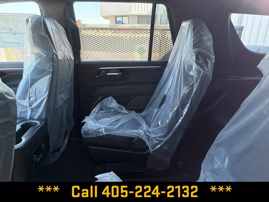 2027 Chevrolet Tahoe Z71 - Photo 8