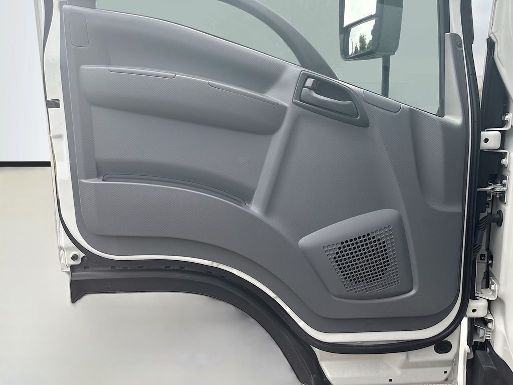 Used 2021 Arc White Chevrolet Base image 28