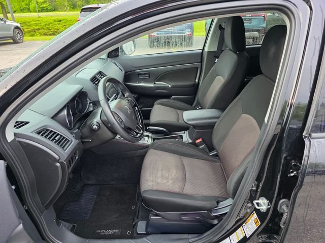 Used 2019 Black Mitsubishi 2.0 SE image 15